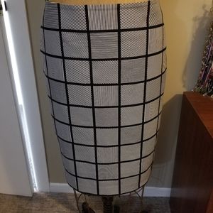 Ann Taylor poplin skirt 14 B&W geo print
